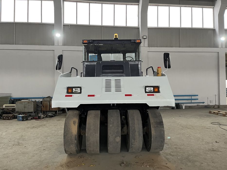 Каток в аренду.