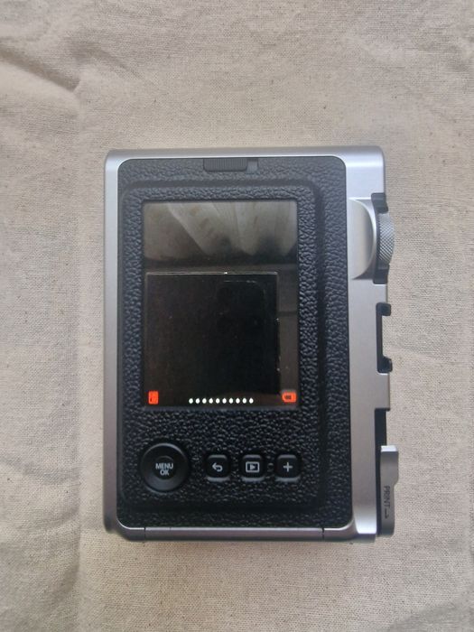 Фотоапарат за моментни снимки Fuji instah mini Evo