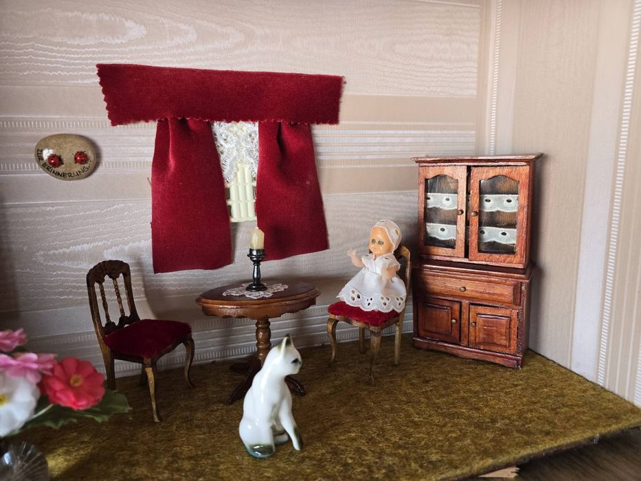 Обемна  ретро картина с дървена рамка