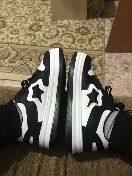 кроссовки женские