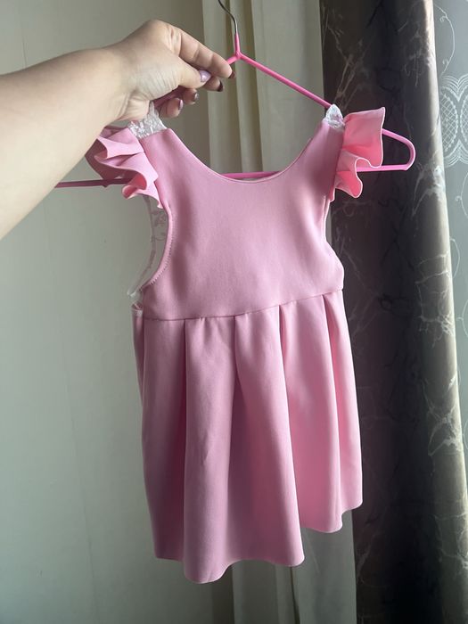 Продам платья растовки разные