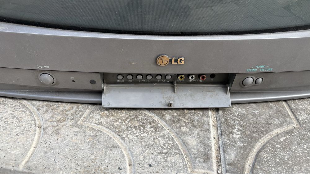 Телевизор LG старый