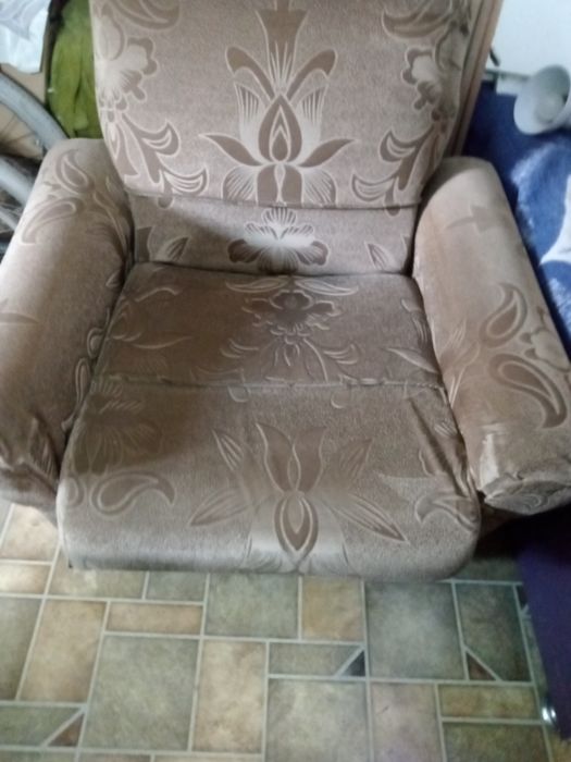 Продам верхнюю одежду