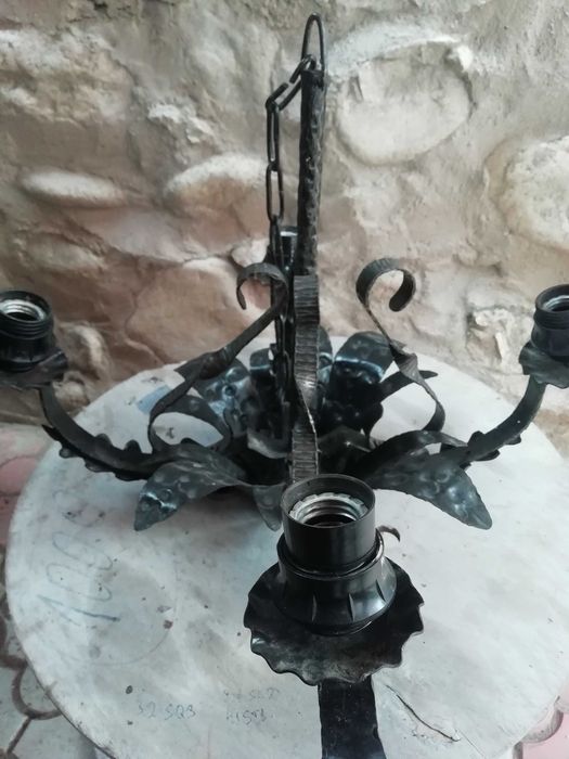 Стар кован полилей