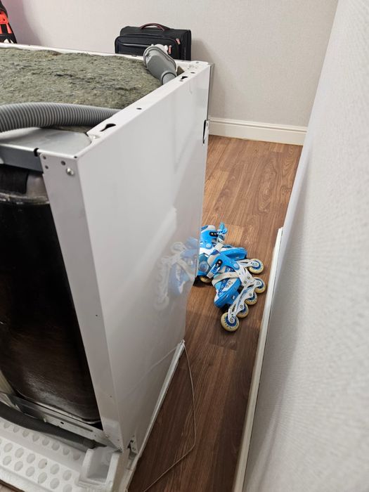 Продам посудомоечную машину