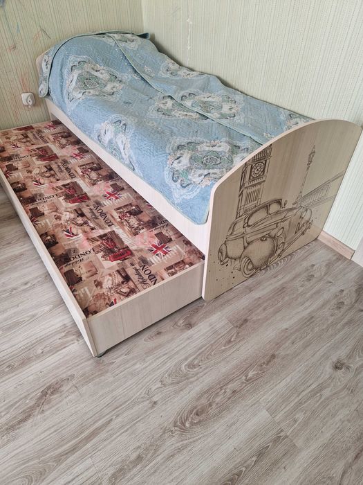 продам комплект мебели