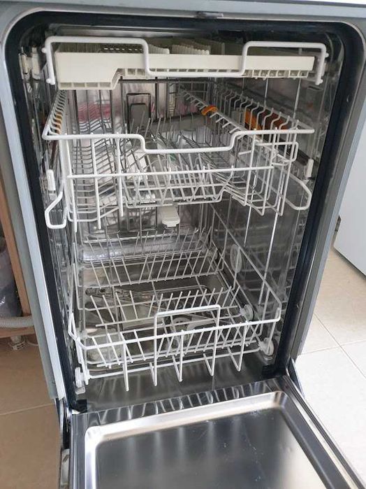 45см - Miele Съдомиялна - 9 Комплекта - Частично Вграждане Тясна