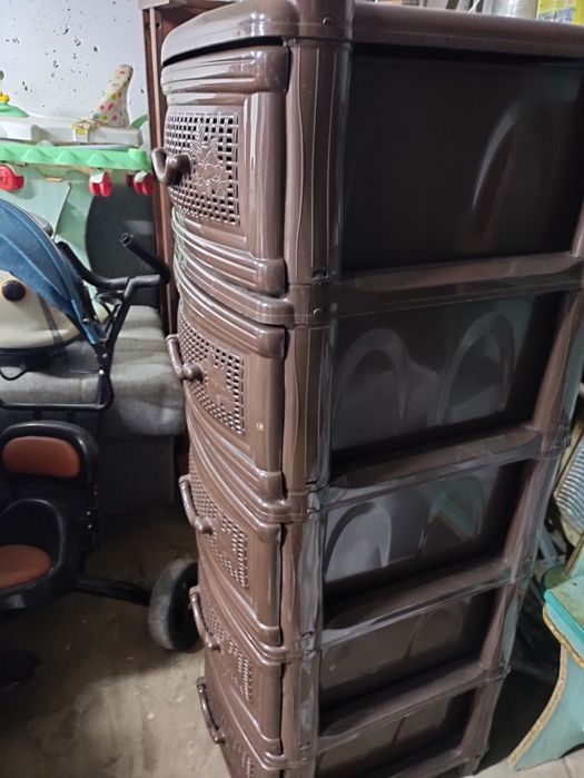 Шкаф  пластиковый