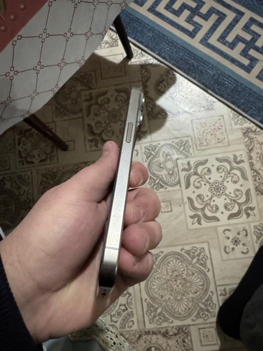 Продам iPhone 15 Pro на 128Гб