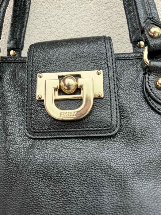Vând geanta piele DKNY