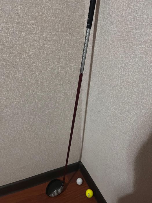 Клюшка гольфа в отличном состоянии