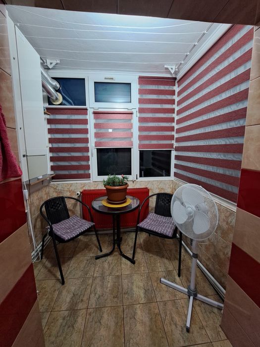 Inchiriez apartament 2 camere etaj 4/4 Micro 16