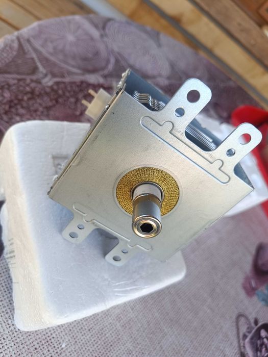 Магнетрон 2M319J за микровълнова фурна