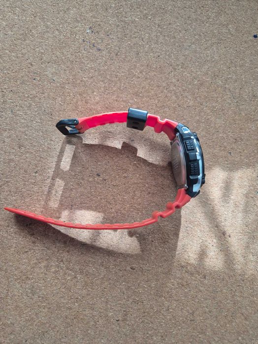 CASIO Illuminator оранжева каишка