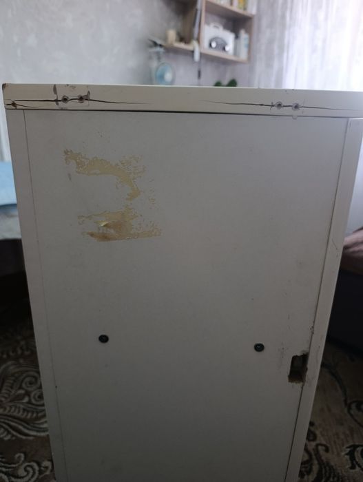 Угловой подвесной шкаф