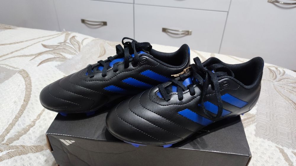 Детски бутонки adidas