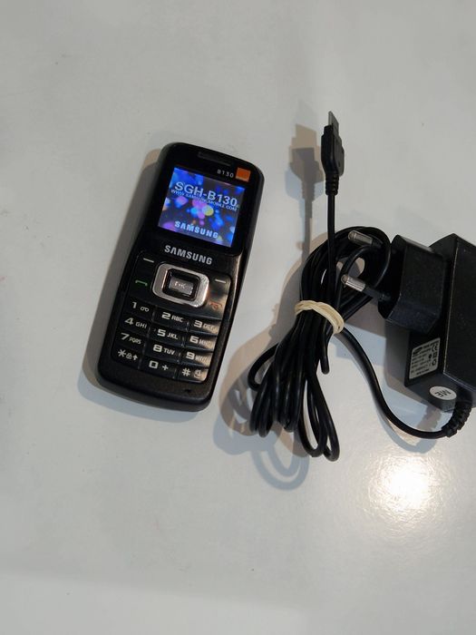 Telefon cu butoane cu tastatura iluminata