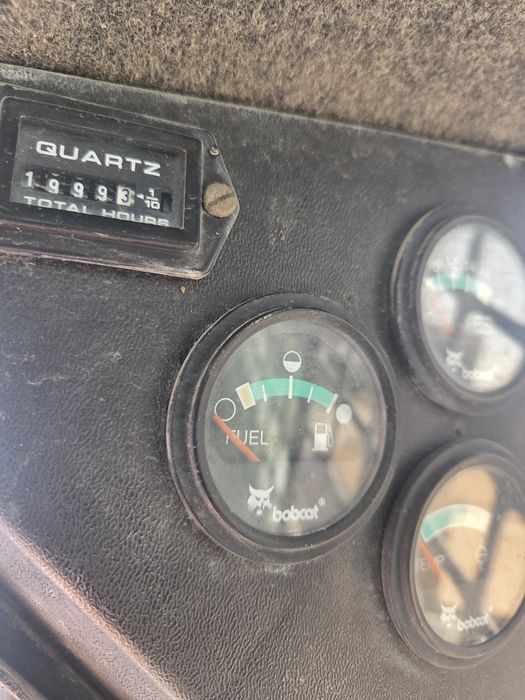 Bobcat 553 cu motorul defect