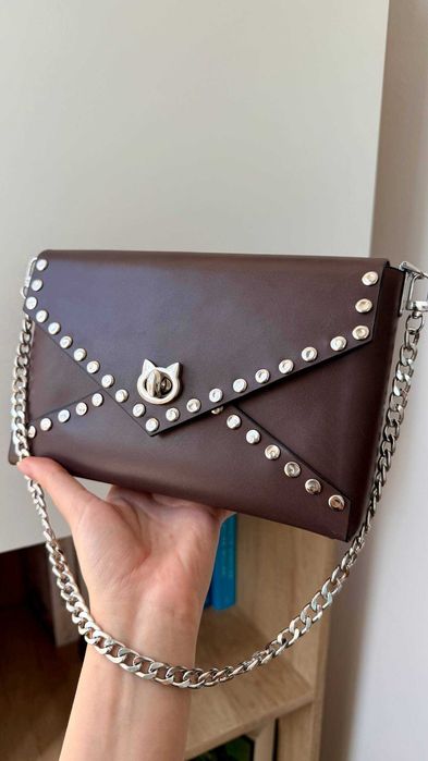 Geantă handmade din piele naturală cu nituri – clutch /crossbody, unic