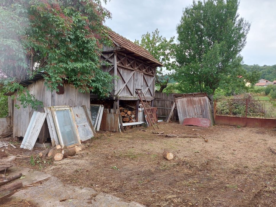 Casa 95mp cu teren 2280mp in Ionesti, Valcea,toate utilitatile