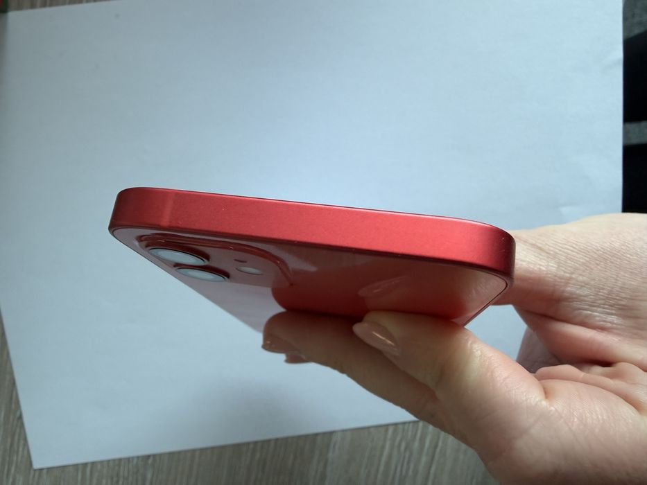 iPhone 12 Red 128gb + căști originale Apple si USB
