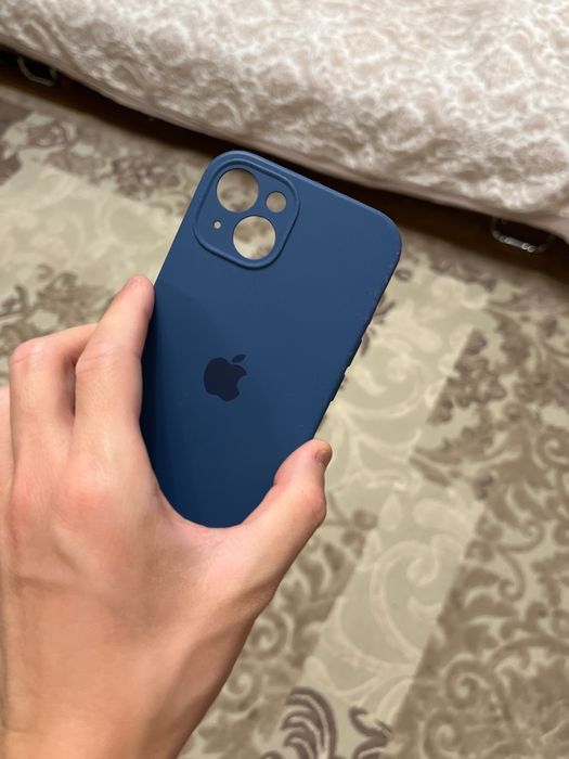 Продам чехлы на Iphone 13