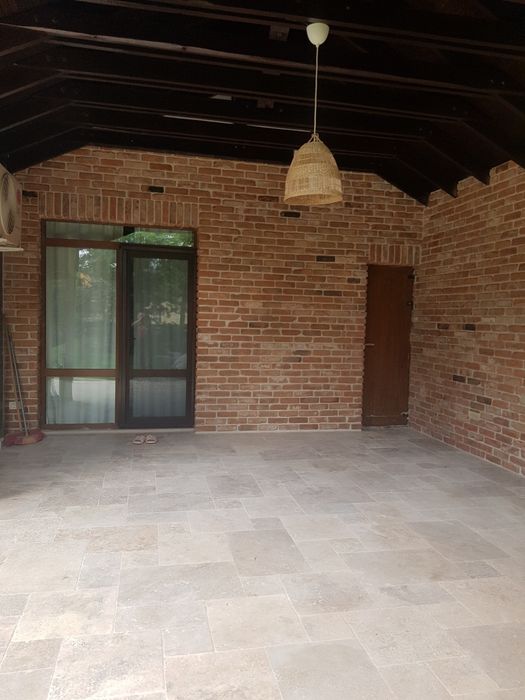 Montaj: marmură, granit, travertin