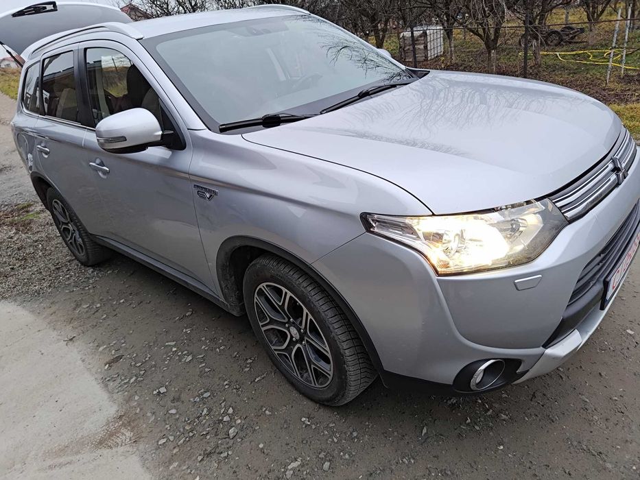 Mitsubishi Outlander 2015 *2.0 PHEV Executive Edition X-Line