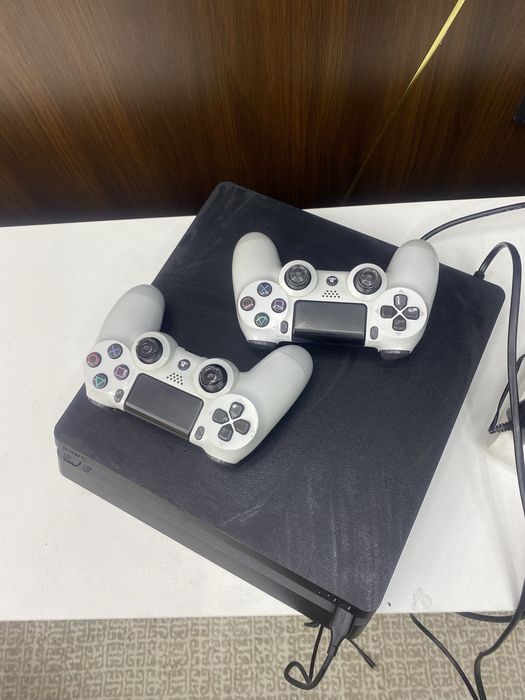 Бәрі істеп тұр сатылат