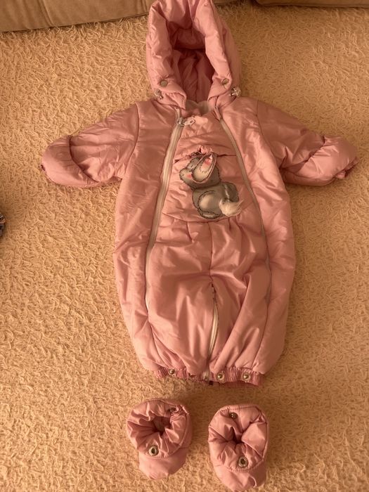 Продам детские комбинезоны (до года)