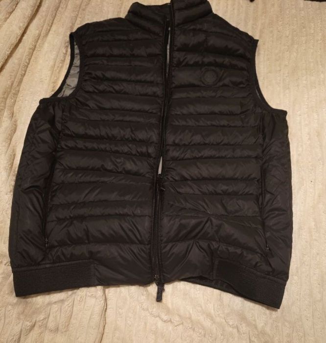 Vestă cu puf Armani  originala M