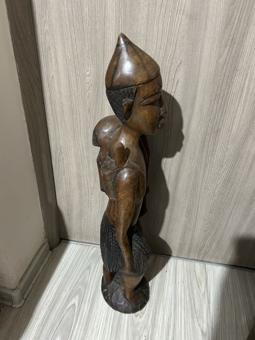 Statueta africana din lemn