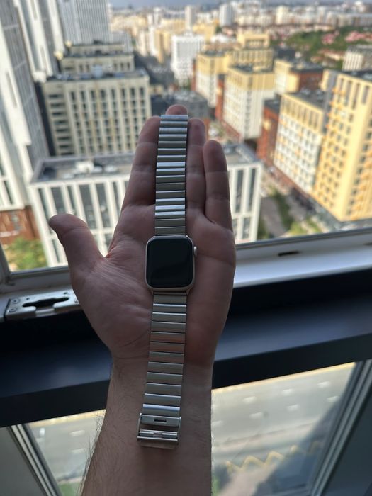 Продам часы Apple Watch SE 40 mm