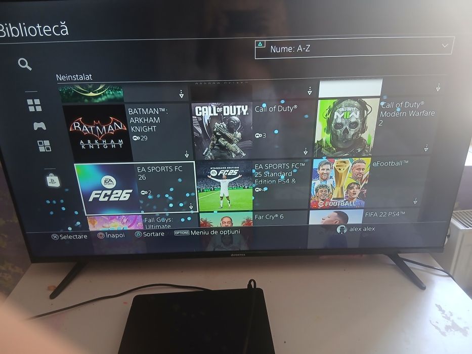 Ps 4 pro  cu doua manete si 23 de jocuri