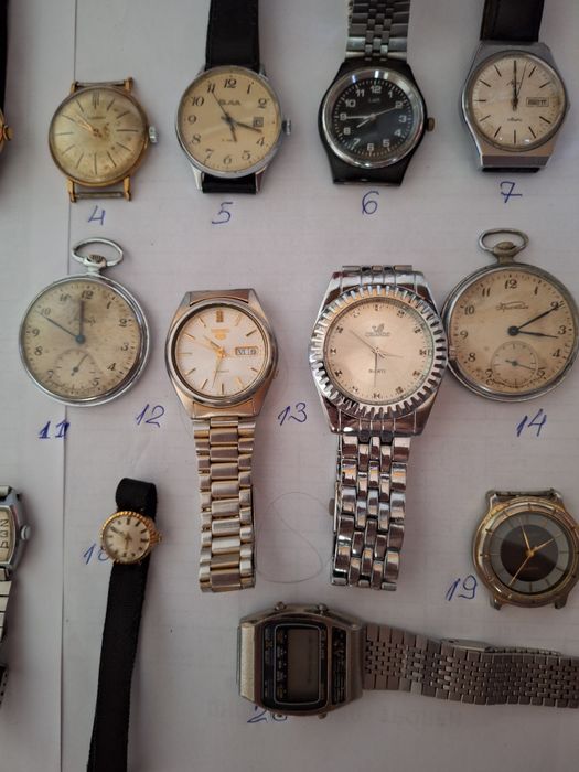 Продавам лот от механични и кварцови часовници.