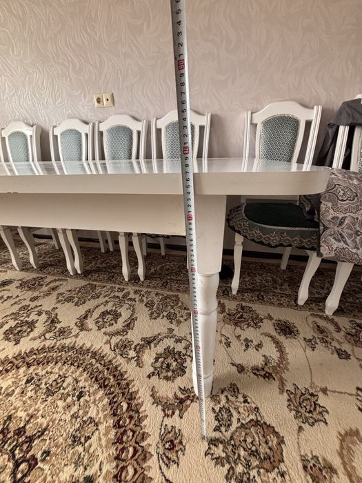 Продам обеденный стол