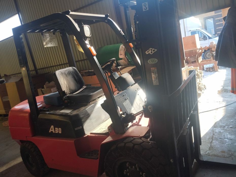 Вилочный погрузчик  2025 года.