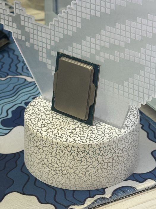 Процессор Intel i5 12400F