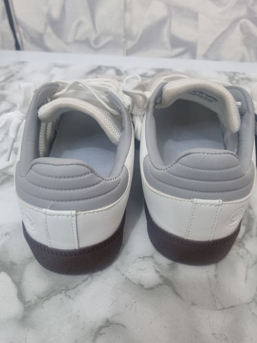 Адидас кеды макасы