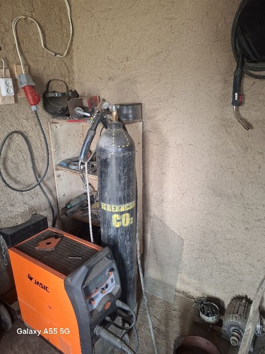 Uglikisli gazbalon...