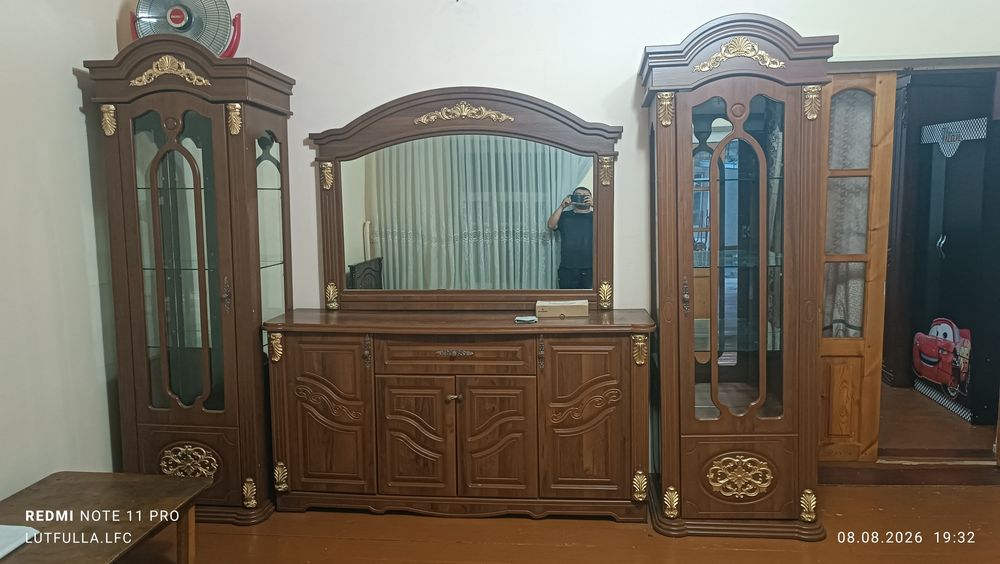 Мебель для спальни и зал.