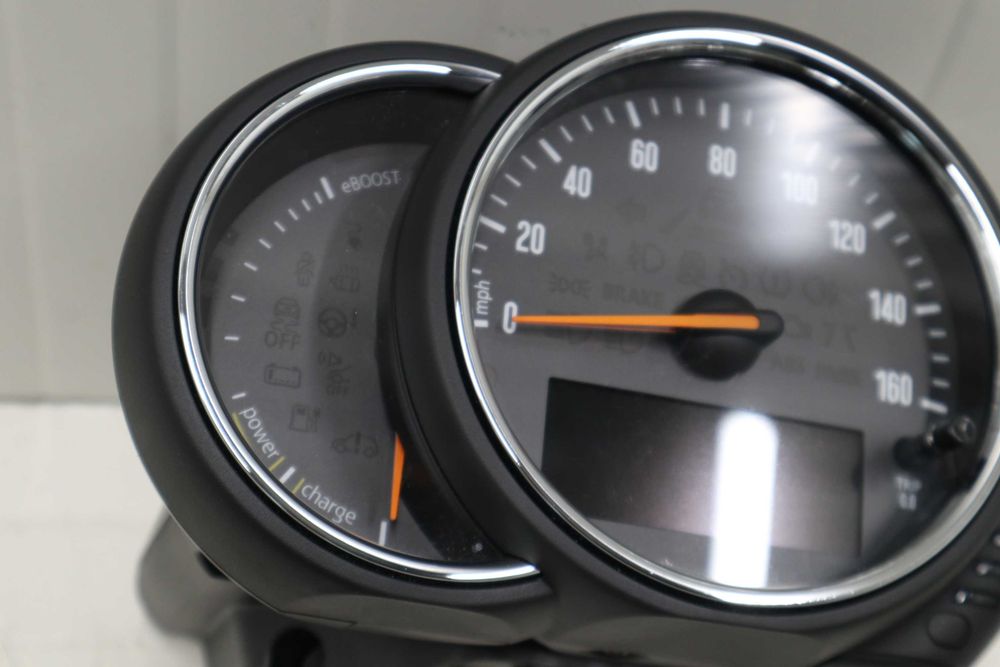 Километраж Километражно табло Мини Кънтримен Ф60 Мили Бензин