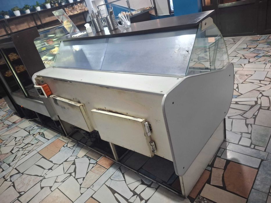 витринный холодильник с морозильником