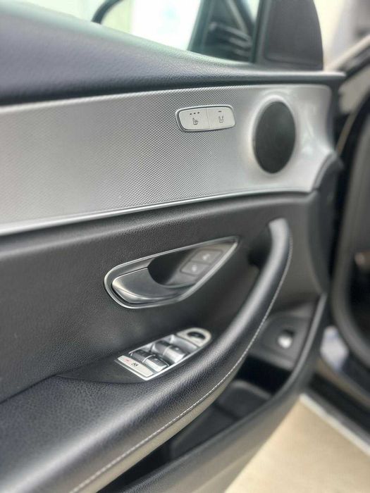 Mercedes-Benz E 200d |AMG Line| 9G-Tronic | Ventilație | Cameră | LED