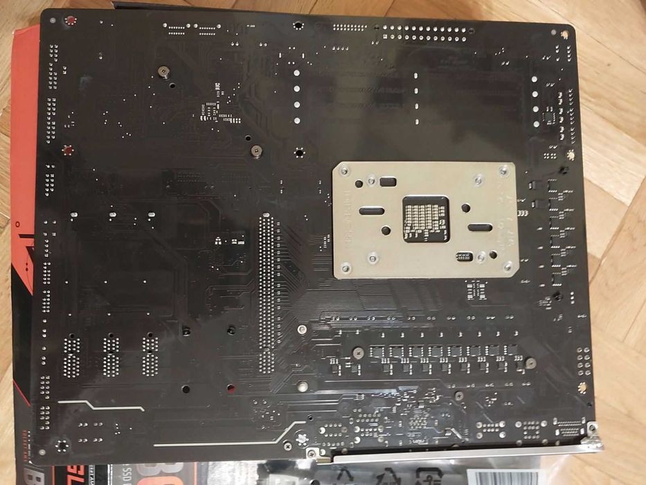 AMD Ryzen 7 7800X3D + Gigabyte B650 Eagle AX Wi-Fi 6E Rev. 1.2