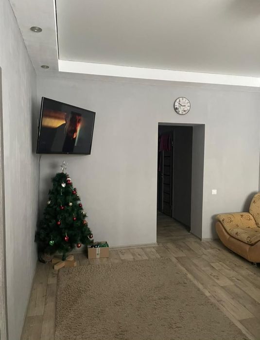 Продам 3х комнатную на площади
