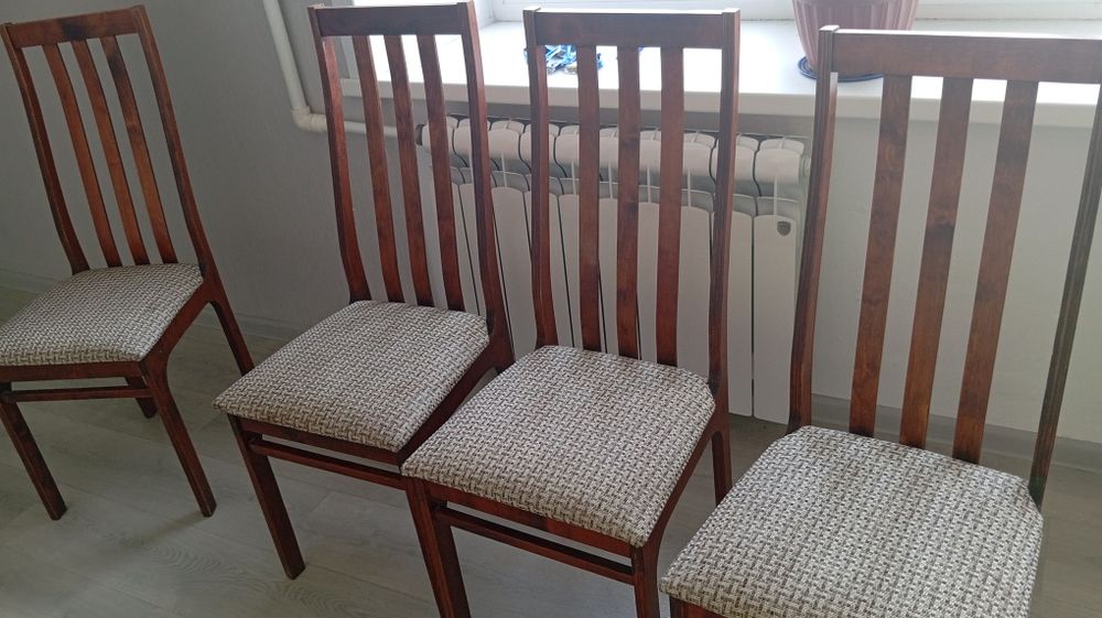 Продам деревянные стулья