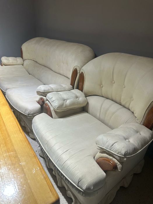 Продам столы и стулья