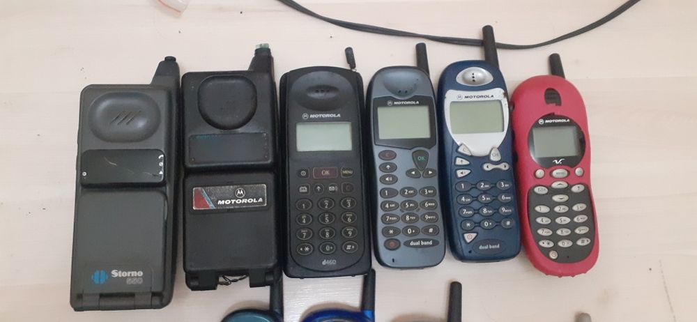 Telefoane Motorola cu incarcator