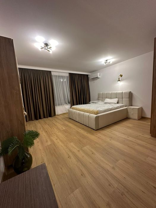 Garsonieră de închiriat cu parcare  privată